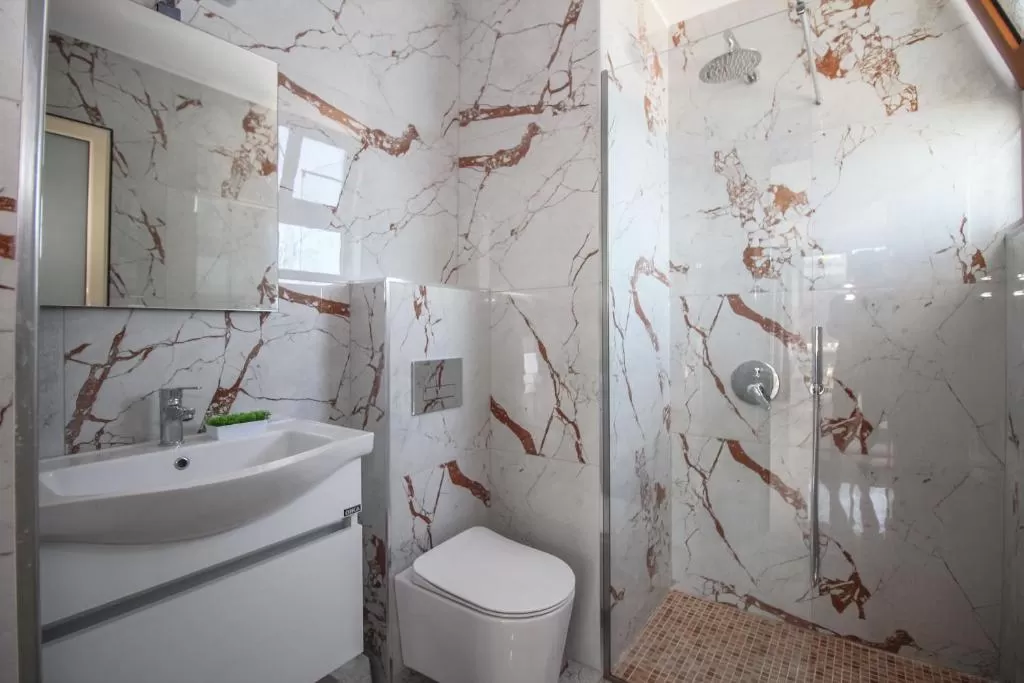 Romario Apartments Suite Std 7.jpg